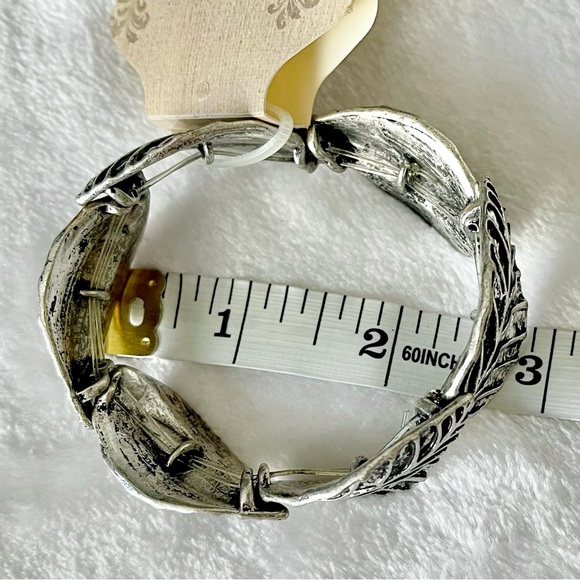 NWT Red Camel Leaf Stretch Bracelet - The Buckle - Picture 3 of 3